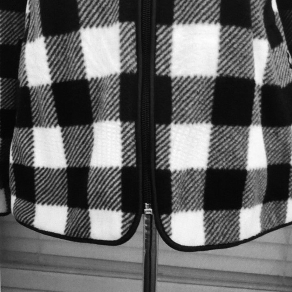 Talbots Black Off-White buffalo check fleece jacket size SP Excellent Condition - Picture 3 of 4